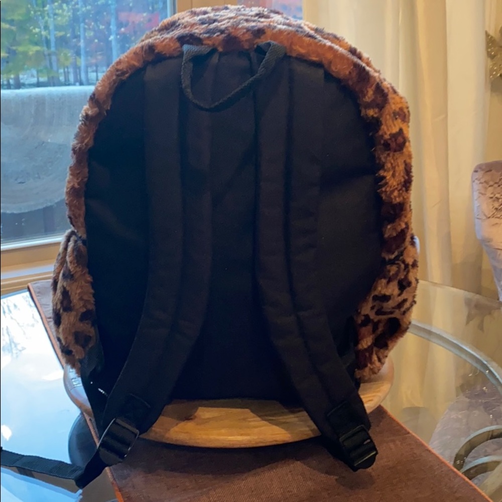 BACKPACK! - Picture 3 of 4